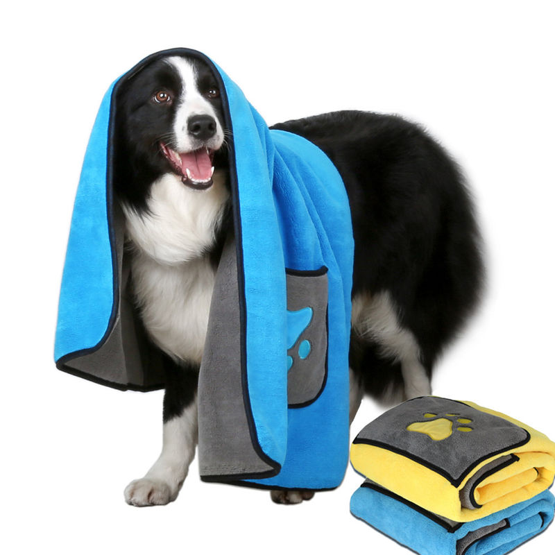 a fibra absorvente super engrossa a toalha do roupão do cão do inverno com os bolsos para os cães grandes rapidamente secos
