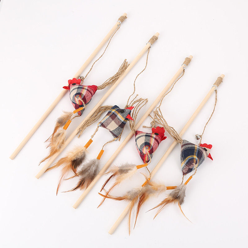 A galinha luxuosa de madeira deu forma a Cat Toy Stick With Feather Interactive