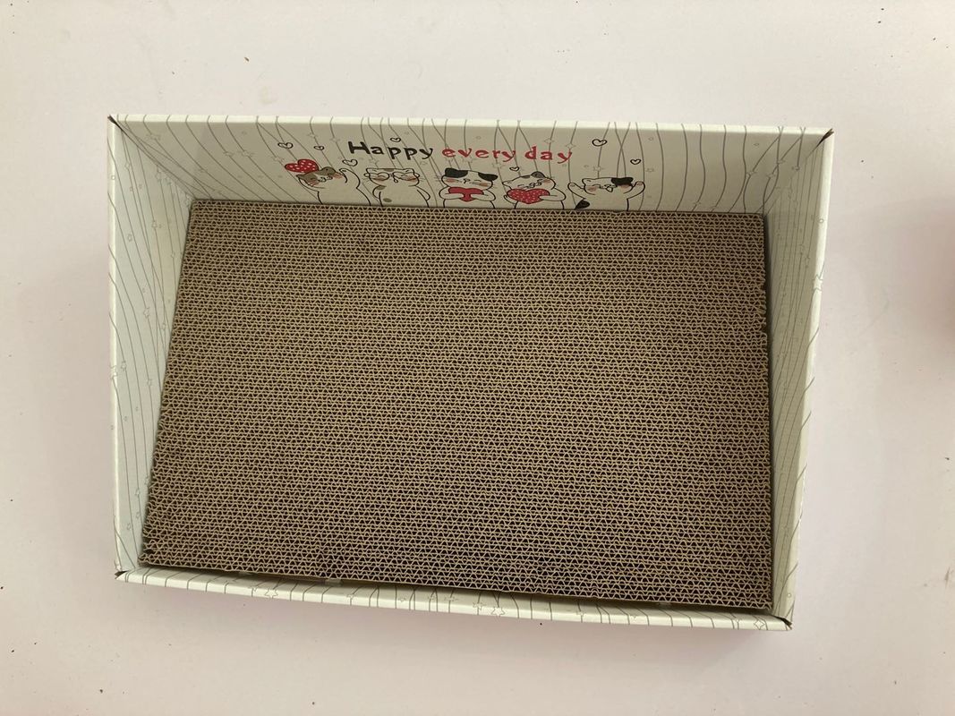 Cat Cardboard Scratcher Bed corrugada reciclável 700g para jogar o relaxamento