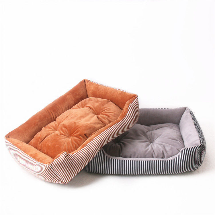 Cama confortável removível Xl do animal de estimação de Hallupets a grande faz sob medida as casotas 1580g luxuosas