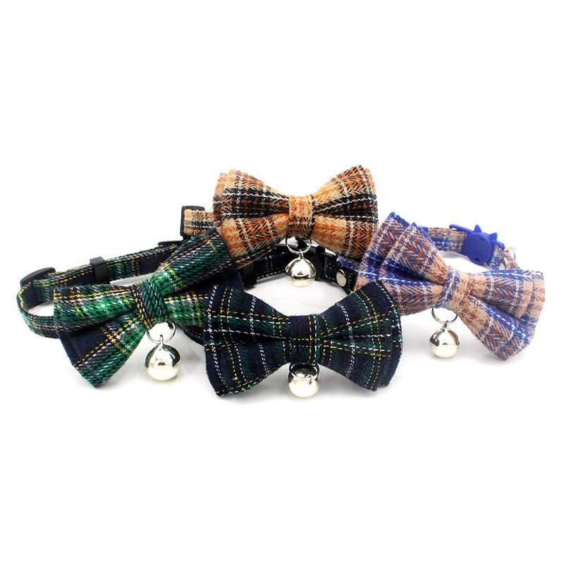 A largura escocesa do algodão de Bowtie Cat Collar Safety Buckle With Bell da tartã ajusta 13-22cm